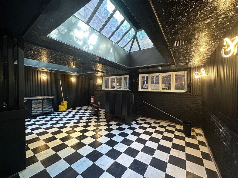 232 W 14th St, New York, NY à louer - Photo du bâtiment - Image 2 de 4