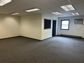 410 Elgin Ave, Forest Park, IL à louer Photo intérieure- Image 1 de 5