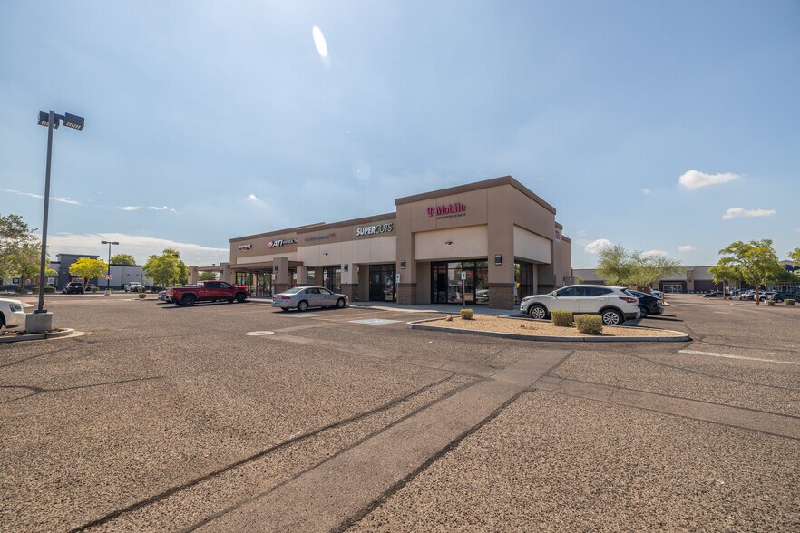 5803 W Northern Ave, Glendale, AZ à louer - Photo du bâtiment - Image 3 de 8