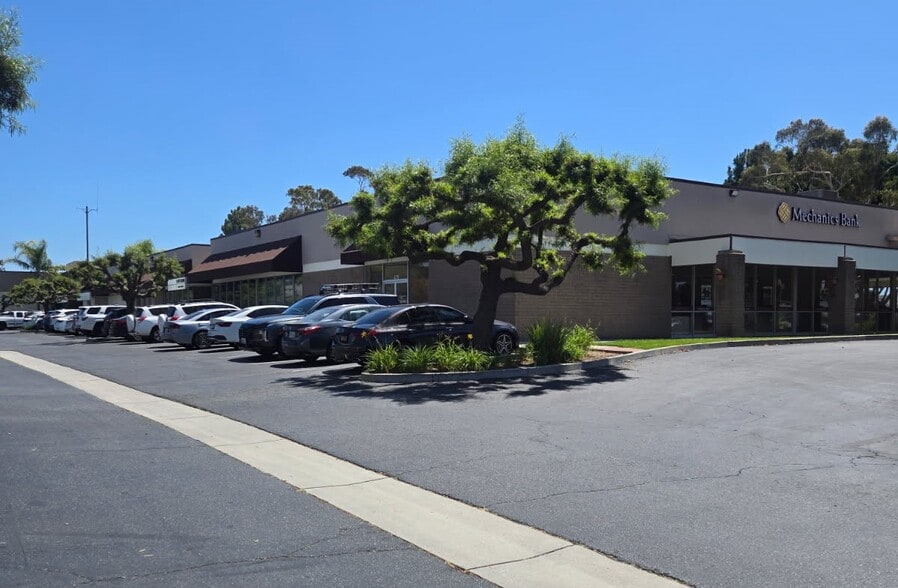 452-470 Arneill Rd, Camarillo, CA for lease - Building Photo - Image 3 of 4