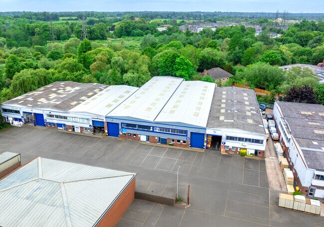 Plus de détails pour Eskdale Rd, Uxbridge - Industriel à louer