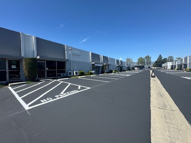 1566-1580 San Bernardino Rd, Covina, CA à louer - Photo du bâtiment - Image 2 de 4