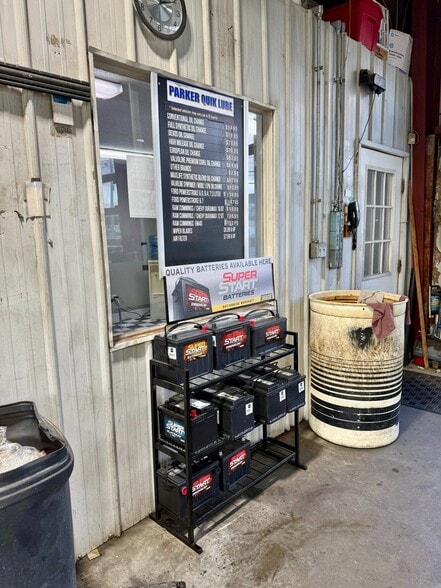 38 Main St, Benton, KY for sale - Interior Photo - Image 3 of 11