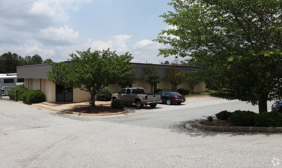 1931 Rock Chapel Rd, Lithonia, GA for lease - Primary Photo - Image 1 of 5