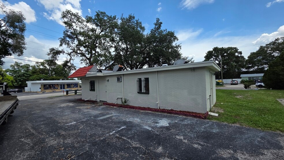 7102 N Armenia Ave, Tampa, FL à vendre - Photo du bâtiment - Image 3 de 14
