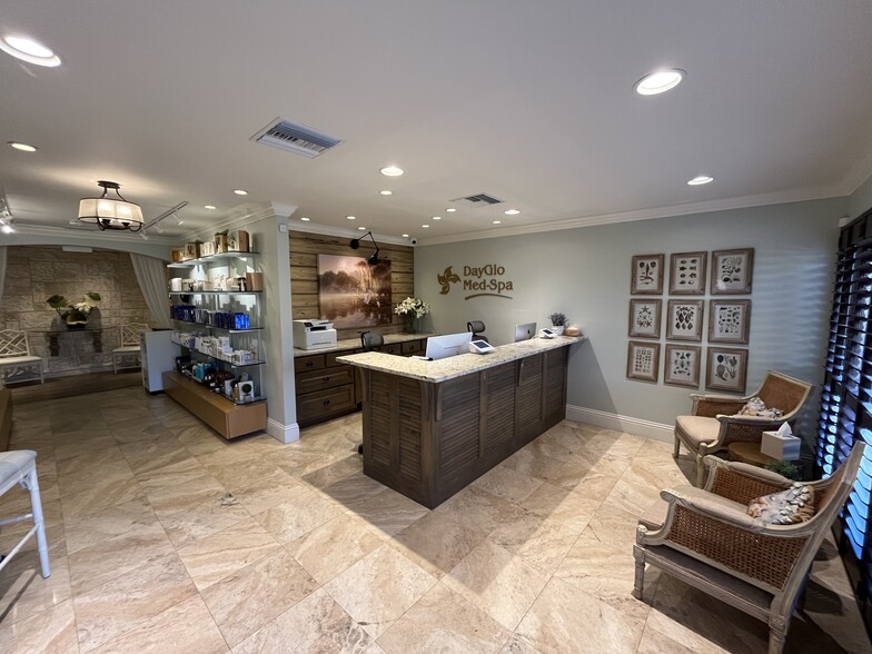 6600 10th Ave N, Saint Petersburg, FL for lease - Building Photo - Image 2 of 23