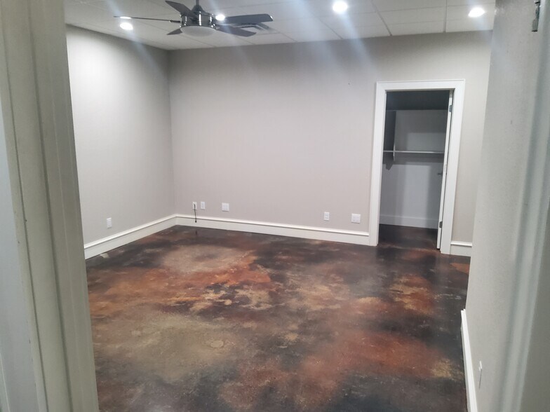 10620 AR-72W, Bentonville, AR à louer - Photo du bâtiment - Image 3 de 7