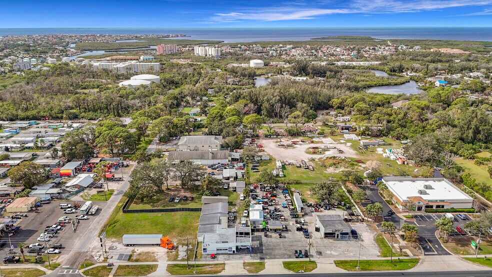 5995 US-19 Hwy, New Port Richey, FL à vendre - Photo du bâtiment - Image 2 de 11