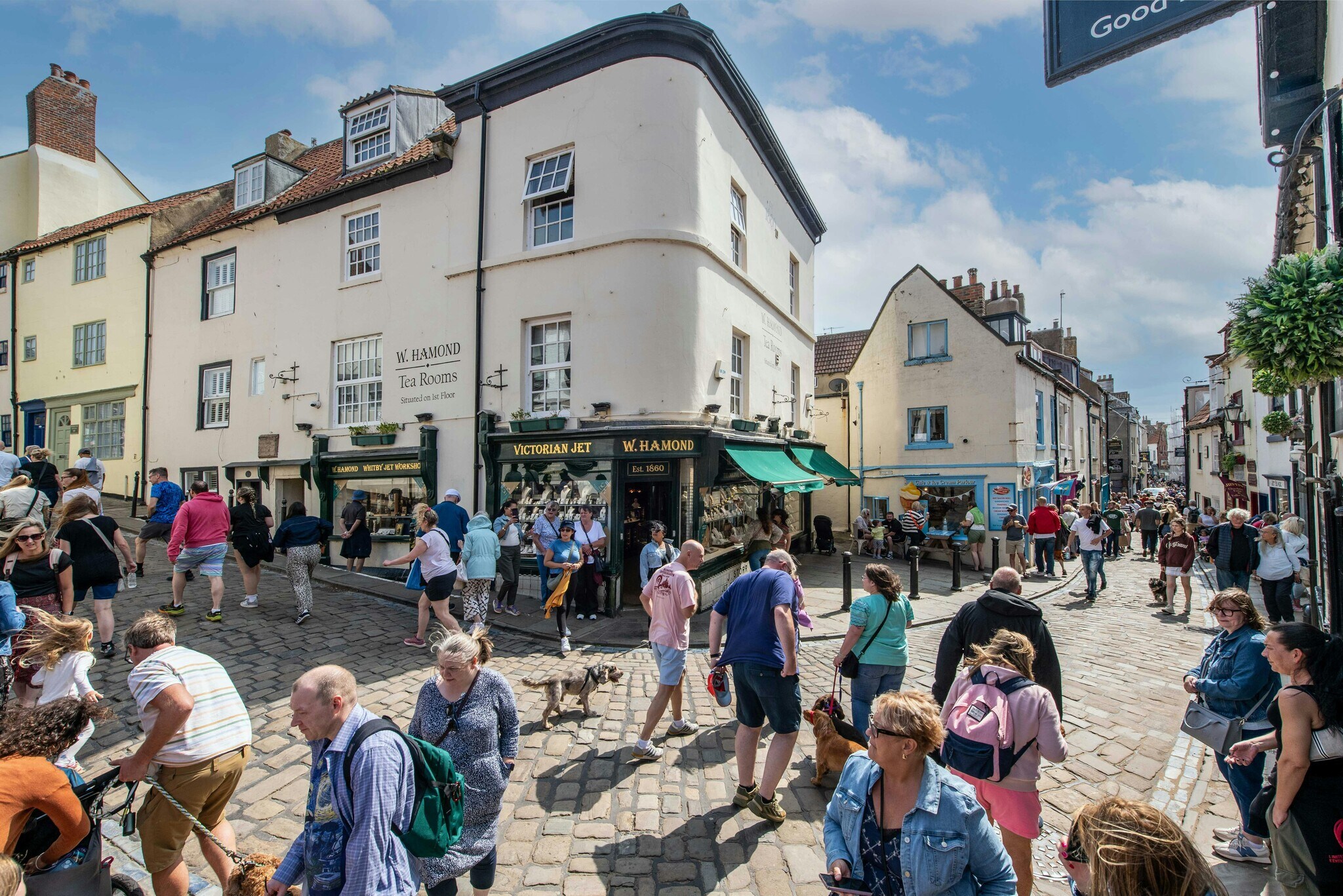 112-113 Church St, Whitby à vendre Photo du bâtiment- Image 1 de 14