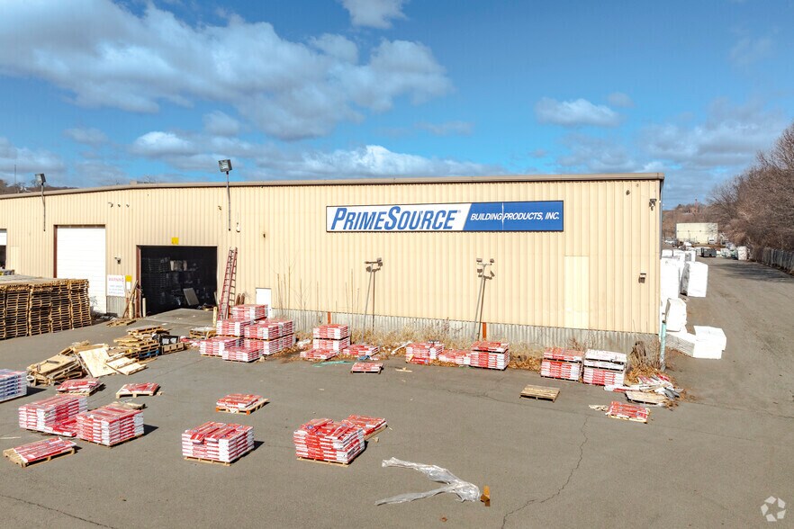 45 Freight St, Waterbury, CT à louer - Photo principale - Image 1 de 5