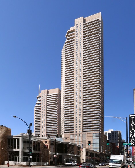 540 N State St, Chicago, IL à louer - Photo du bâtiment - Image 3 de 54