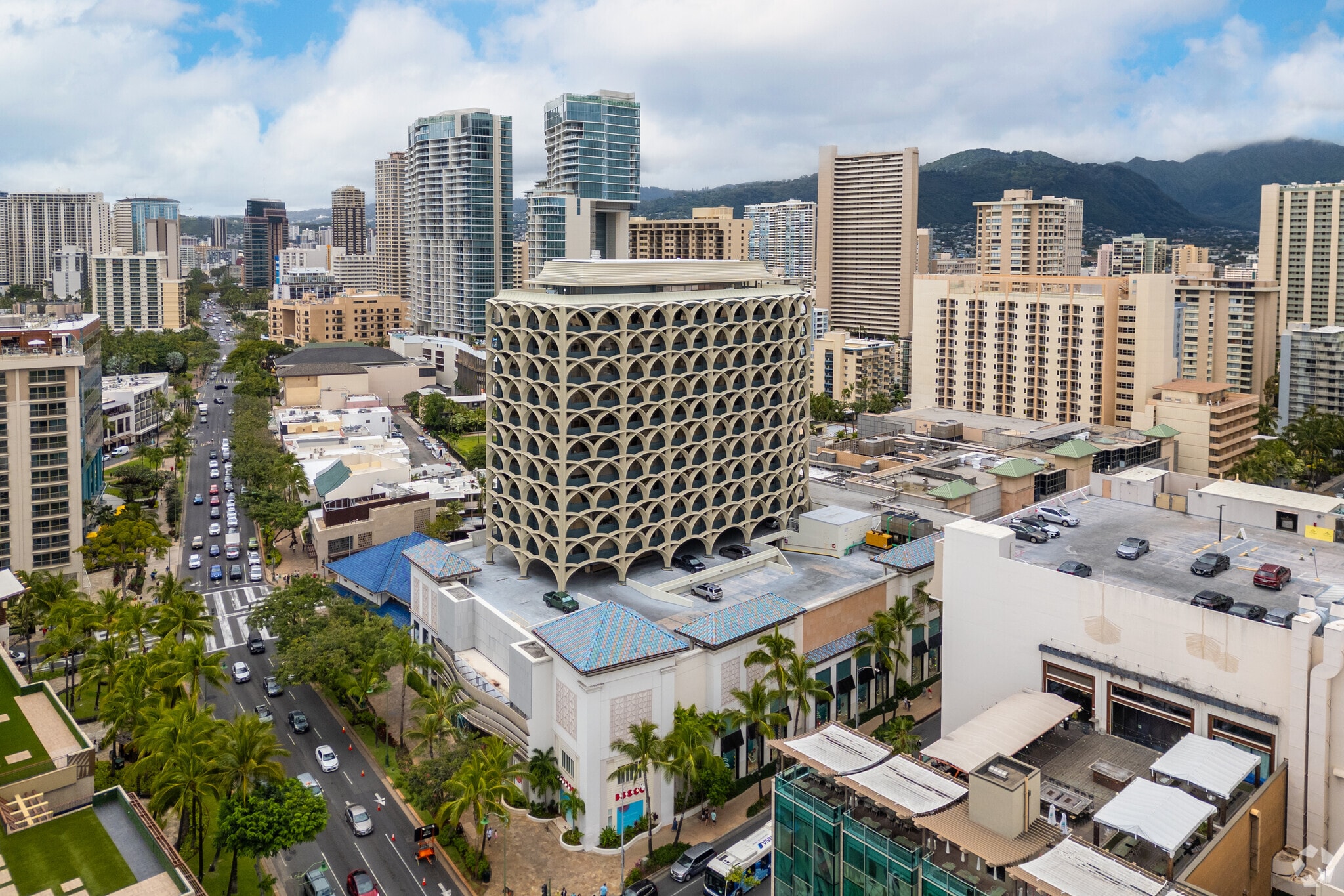 2222 Kalakaua Ave, Honolulu, HI for lease Aerial- Image 1 of 5