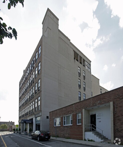 554 Main St, New Rochelle, NY à louer - Photo du bâtiment - Image 2 de 9