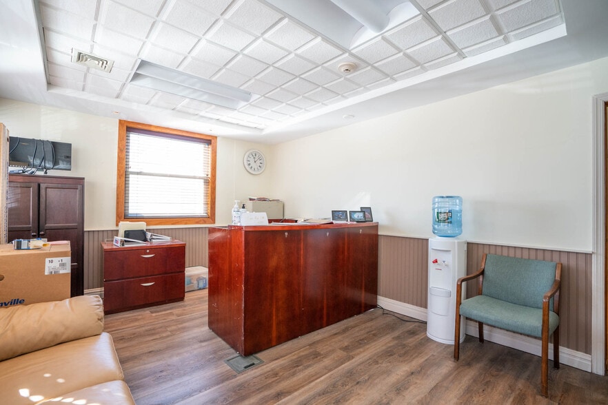 99 Lafayette Ave, White Plains, NY for lease - Interior Photo - Image 3 of 66