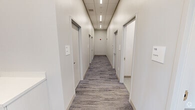55 Paradise Ln, Bay Shore, NY à louer Numérisation 3D de Matterport- Image 1 de 15