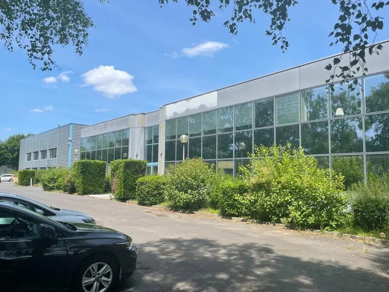 Flex dans Tremblay-en-France à louer - Photo du bâtiment - Image 1 de 11