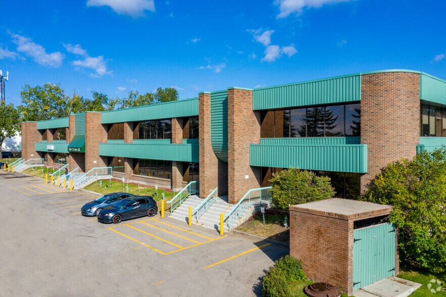 550 71st Ave SE, Calgary, AB à louer - Photo du bâtiment - Image 1 de 6