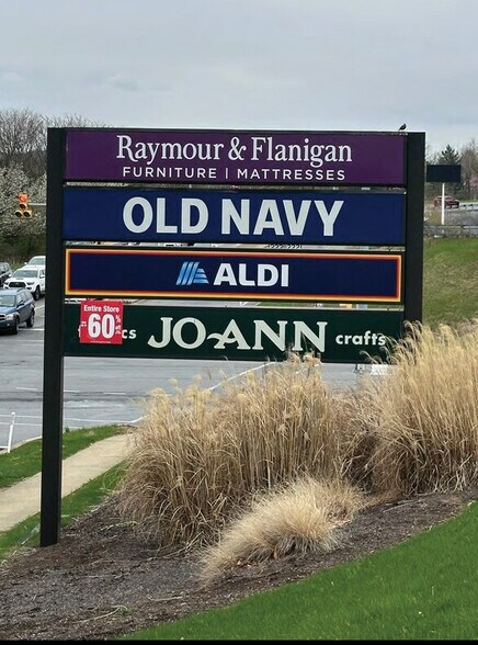 1075 Woodland Rd, Reading, PA à louer - Autre - Image 3 de 4