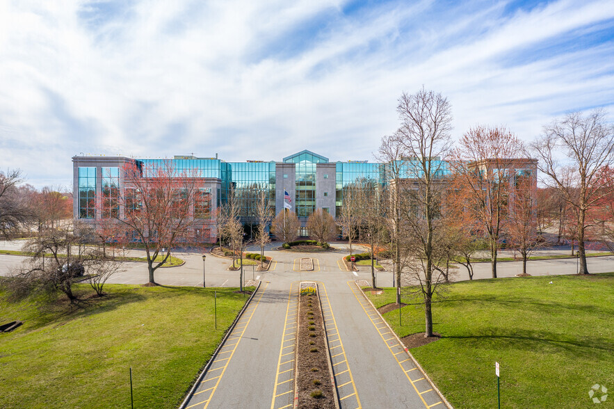 7 Sylvan Way, Parsippany, NJ à louer - Photo du bâtiment - Image 2 de 6