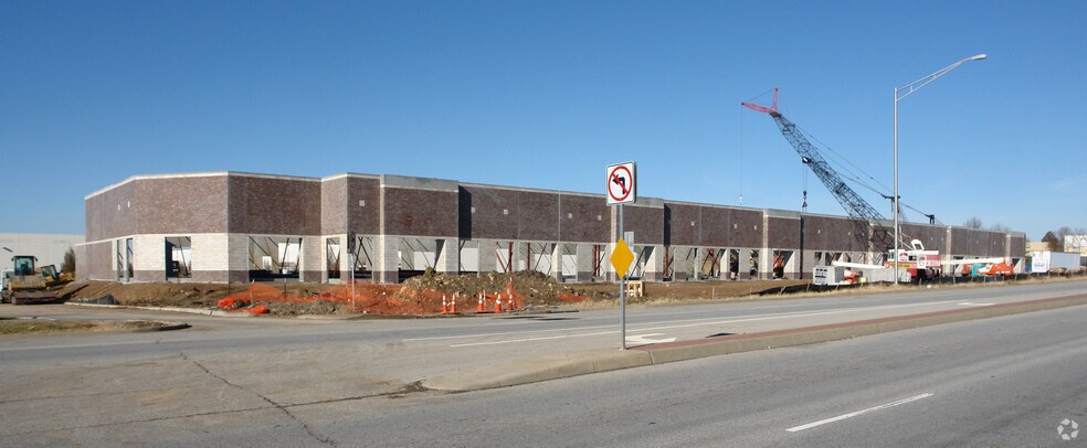 10000-10098 Lackman Rd, Lenexa, KS à louer - Photo du bâtiment - Image 3 de 15