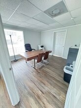 7217 Gulf Blvd, Saint Petersburg, FL for lease Interior Photo- Image 2 of 4