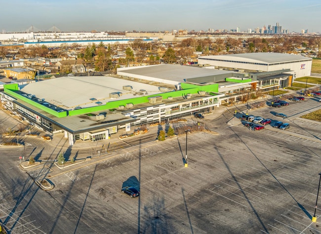 Plus de détails pour 3400 Grand Marais Rd E, Windsor, ON - Sports et divertissement à vendre