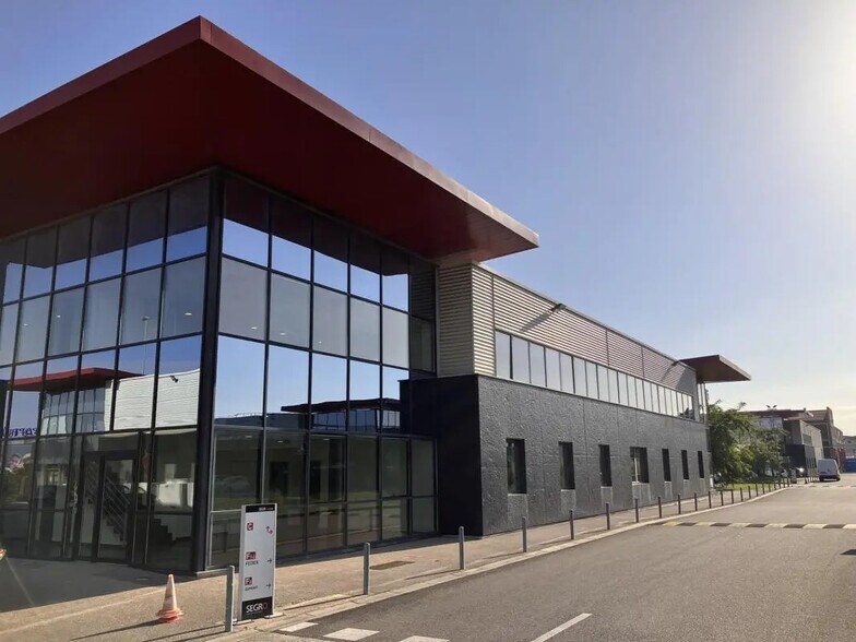 139 Rue Rateau, La Courneuve à louer - Photo du bâtiment - Image 2 de 9