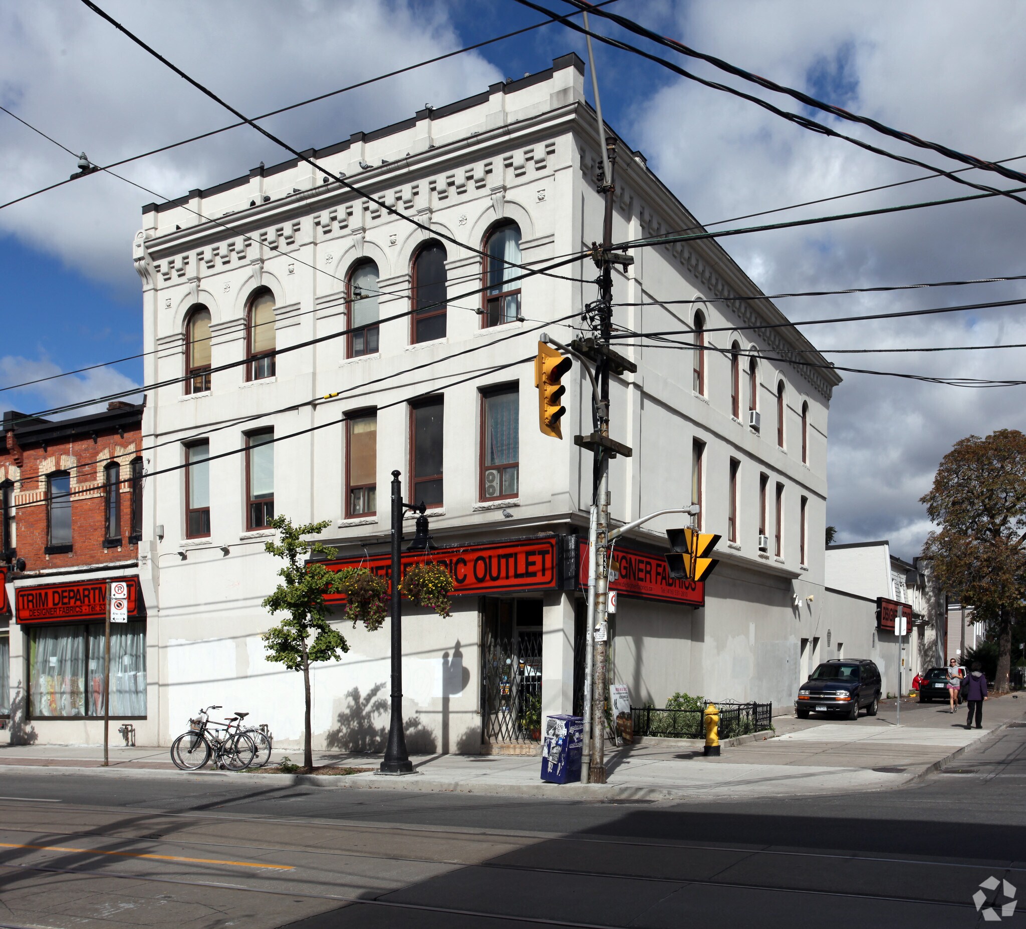 1354A Queen St W, Toronto, ON à vendre Photo principale- Image 1 de 1