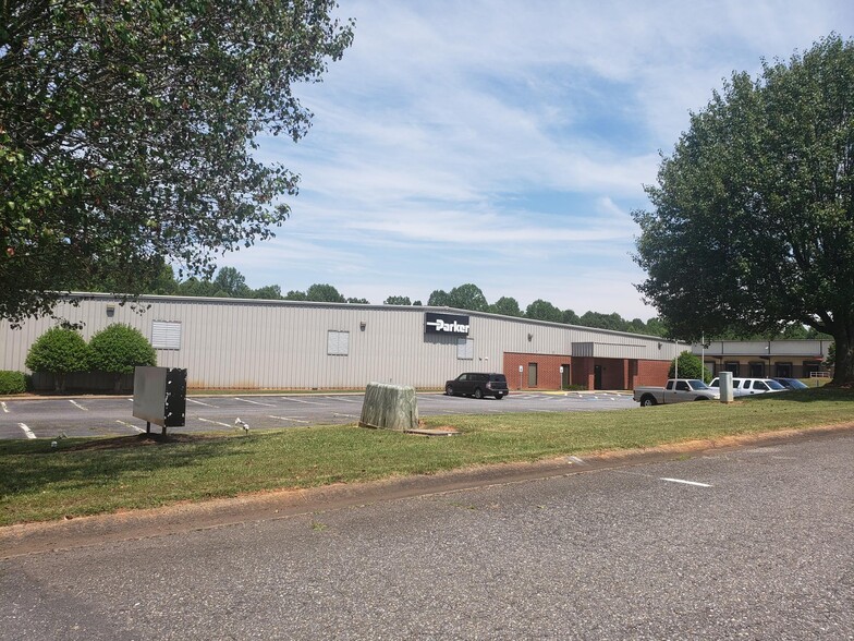 1022 Industry Dr, Shelby, NC for sale - Building Photo - Image 2 of 12