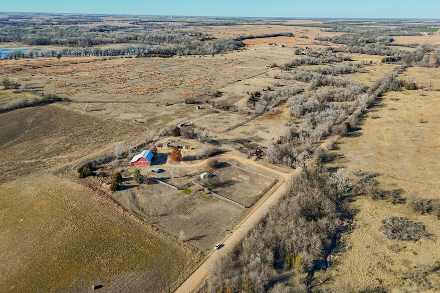 491 NW 70 Ave, Kingman, KS à vendre - Photo du bâtiment - Image 2 de 71