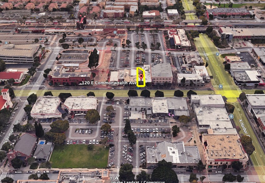 120 E Commonwealth Ave, Fullerton, CA à vendre - Photo du bâtiment - Image 2 de 3