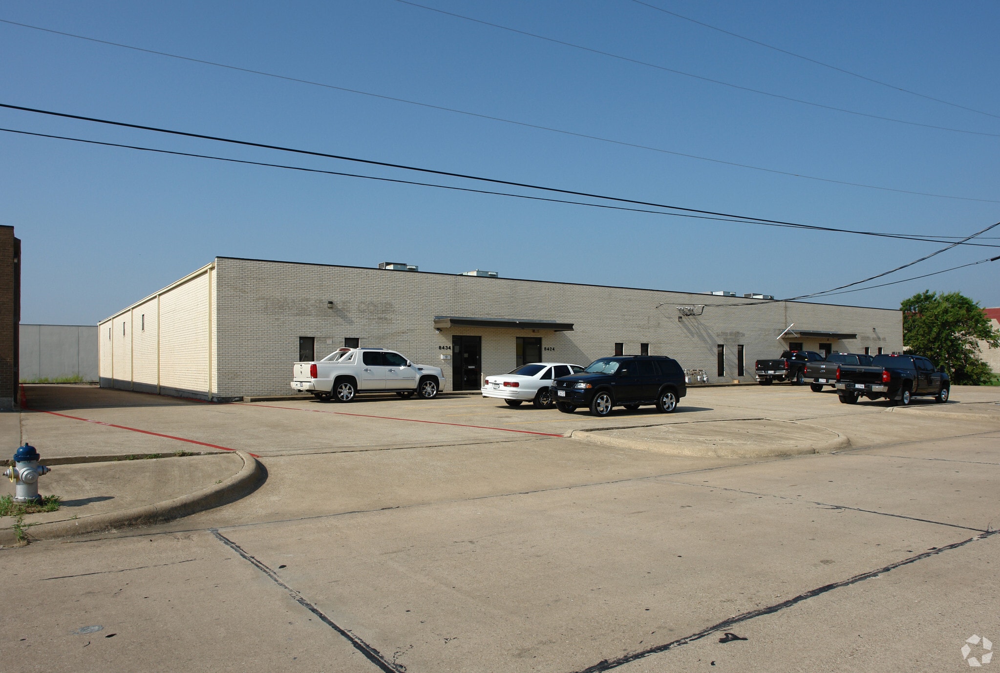 8404-8434 Endicott Ln, Dallas, TX for lease Primary Photo- Image 1 of 6