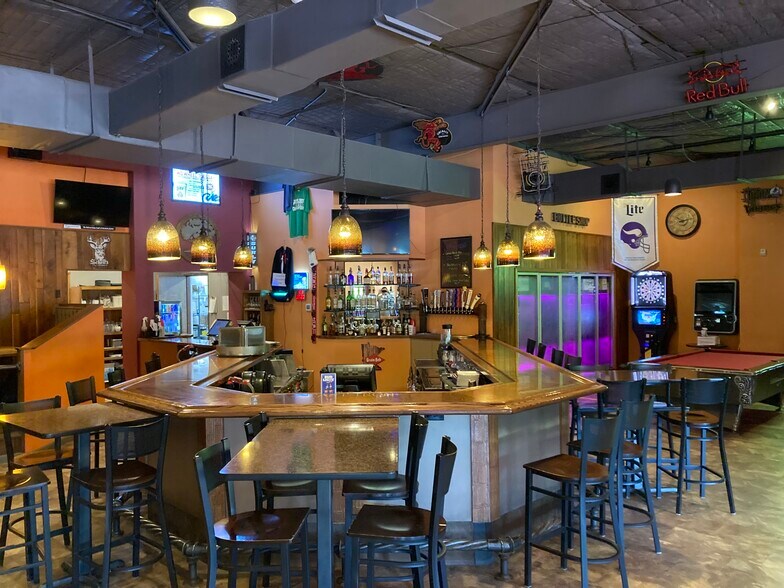 5906 Old Miller Trunk Hwy, Duluth, MN for sale - Interior Photo - Image 2 of 56