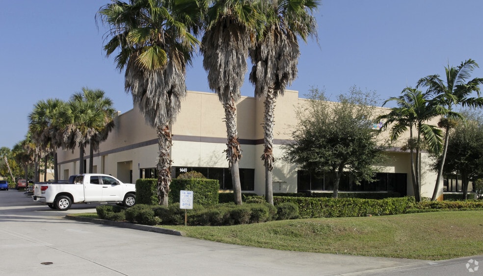 1449 Jupiter Park Dr, Jupiter, FL for lease - Building Photo - Image 3 of 6