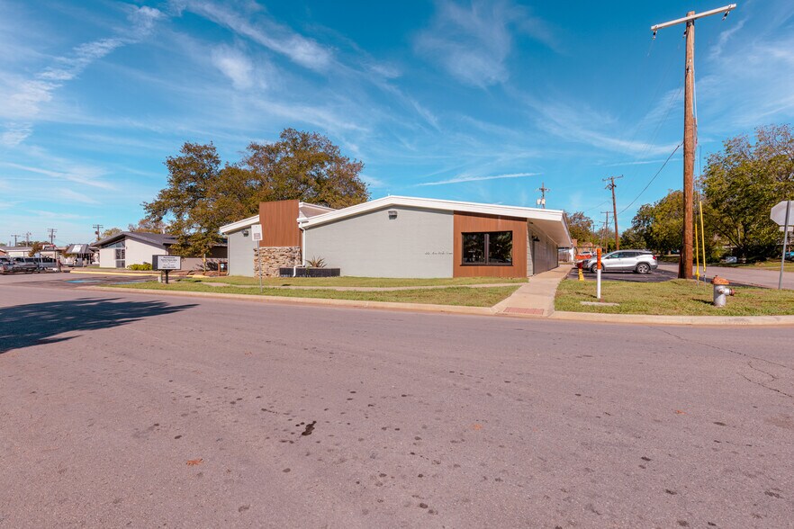 1001 NW 15th Ave, Ardmore, OK à vendre - Photo principale - Image 1 de 36