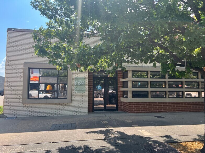 624 W Sheridan Ave, Oklahoma City, OK à louer - Photo du bâtiment - Image 2 de 19