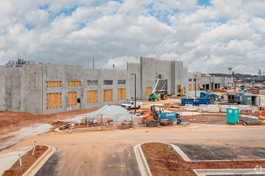 1295 Iris Dr SE, Conyers, GA à vendre - Photo du bâtiment - Image 3 de 6