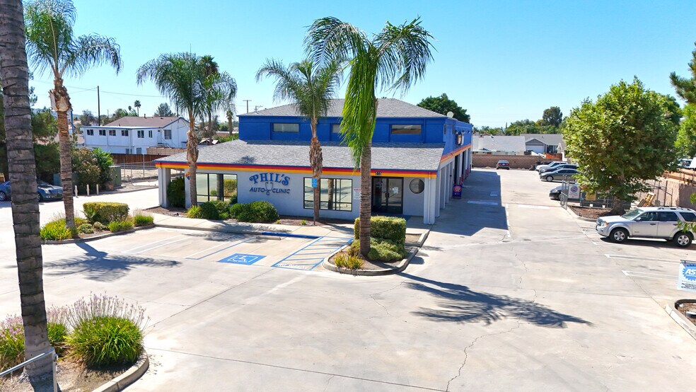 111 N Soboba St, Hemet, CA à vendre - Photo du bâtiment - Image 2 de 8
