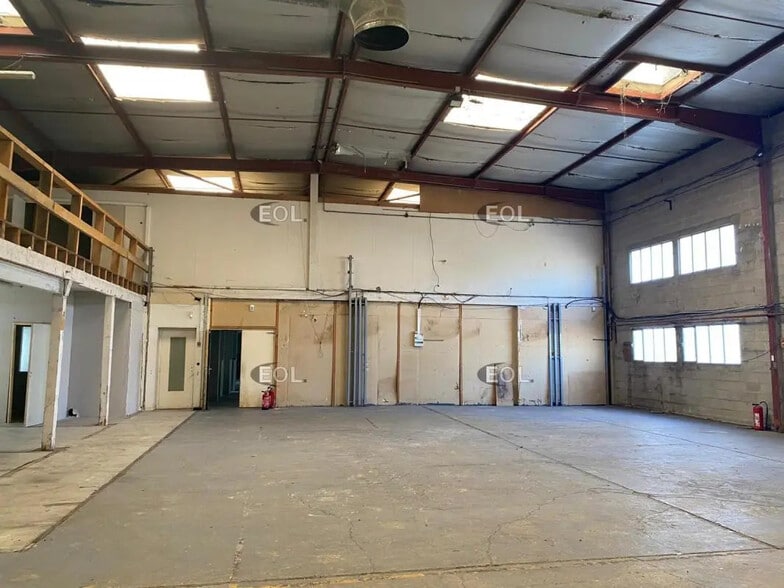 Industrial in Lagny-sur-Marne for lease - Interior Photo - Image 1 of 8