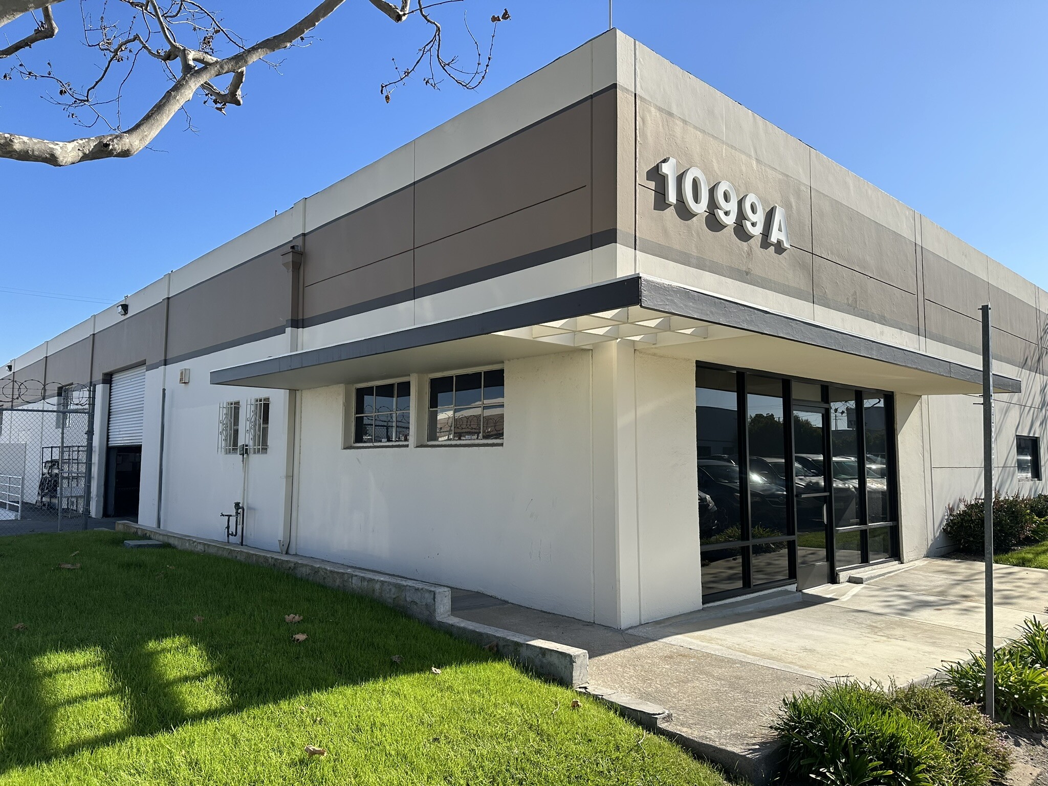 1099A Baker St, Costa Mesa, CA for lease Primary Photo- Image 1 of 2