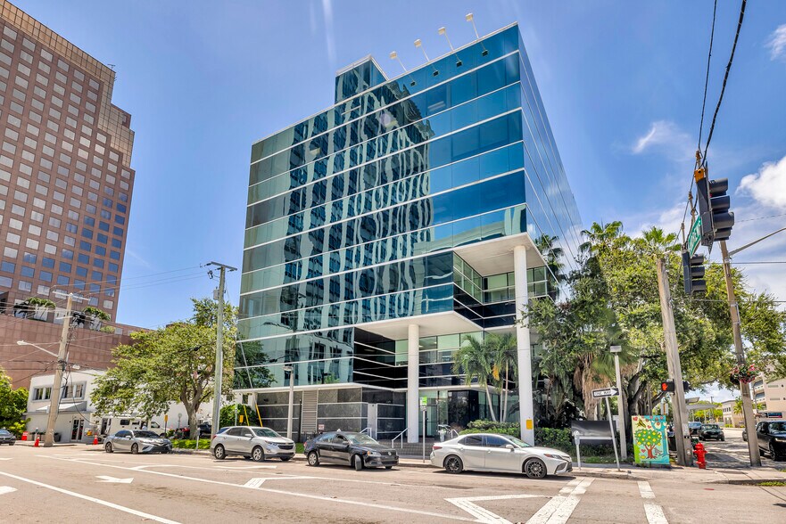 600 S Andrews Ave, Fort Lauderdale, FL à louer - Photo du bâtiment - Image 3 de 13