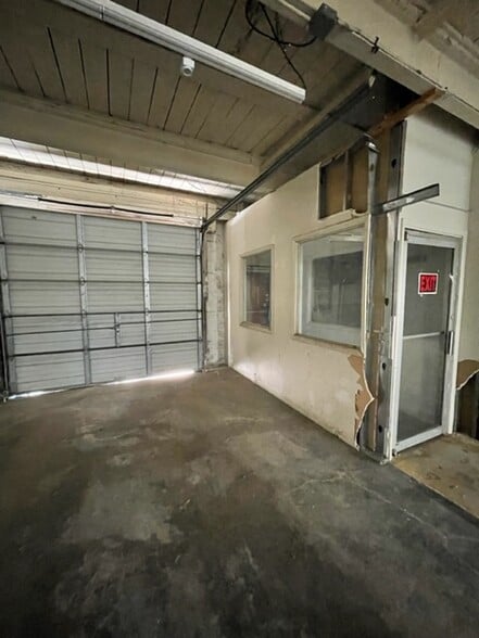 4100-4112 Aquarium Pl, Baltimore, MD for lease - Building Photo - Image 3 of 23