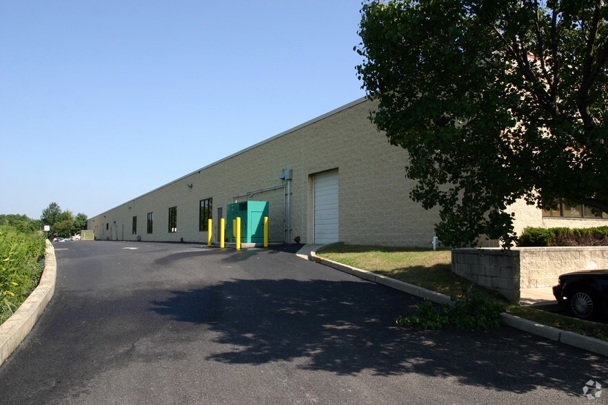 100 Grove Rd, West Deptford, NJ for lease - Building Photo - Image 3 of 8