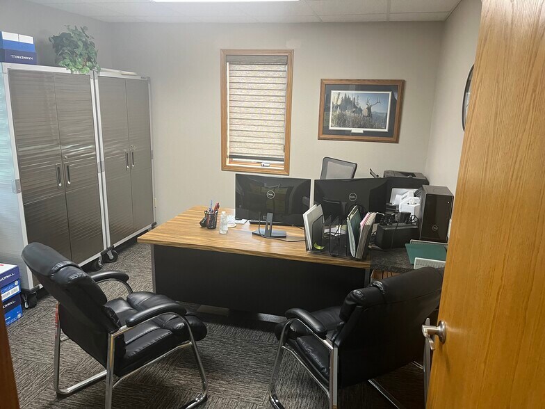 110 Main St, Salem, SD à vendre - Photo du bâtiment - Image 2 de 6