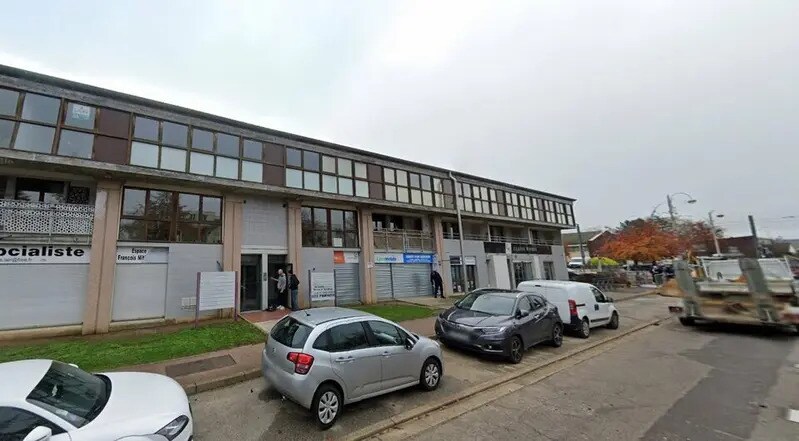 Office in Saint-Étienne-du-Rouvray for sale Building Photo- Image 1 of 8