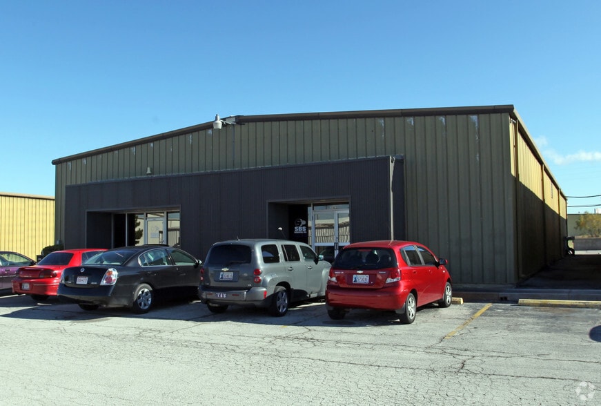 1863 N 106th Ave, Tulsa, OK à vendre - Photo du bâtiment - Image 2 de 3