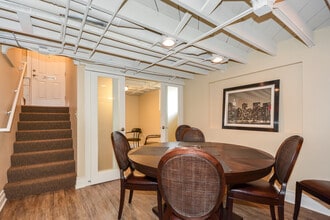 643 S Washington St, Naperville, IL for lease Building Photo- Image 2 of 13