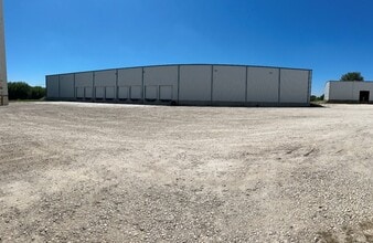 201 Farley Ln, Del Rio, TX for lease Building Photo- Image 2 of 2