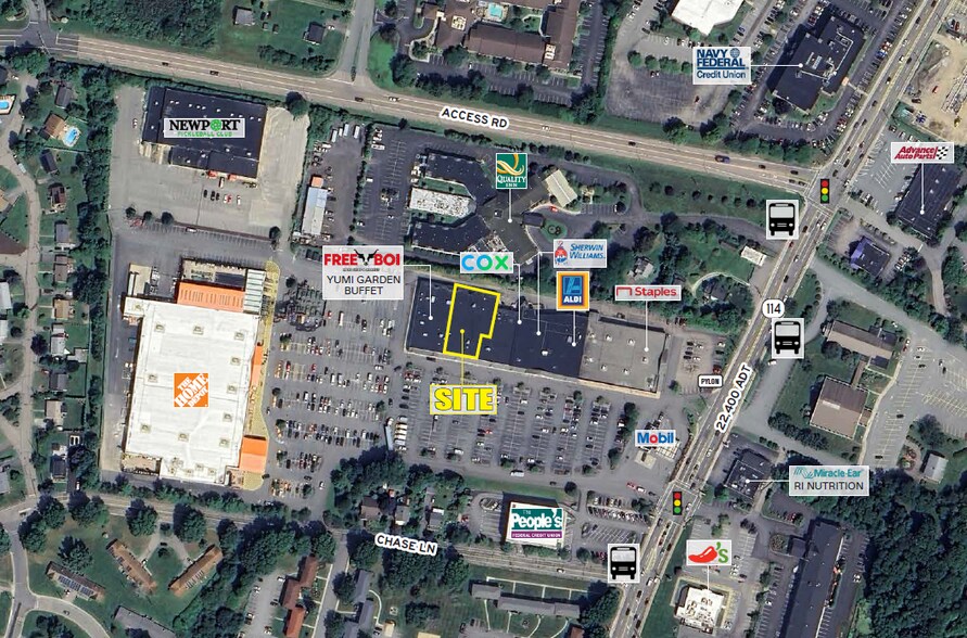 870-888 W Main Rd, Middletown, RI à louer - Photo du bâtiment - Image 2 de 7