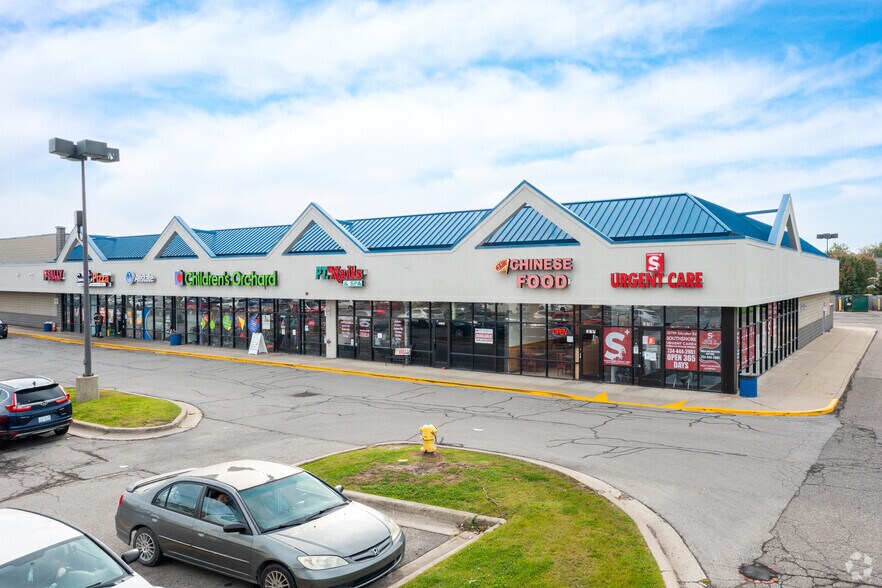 20561-20913 Gibraltar Rd, Brownstown, MI à louer - Photo du bâtiment - Image 2 de 7